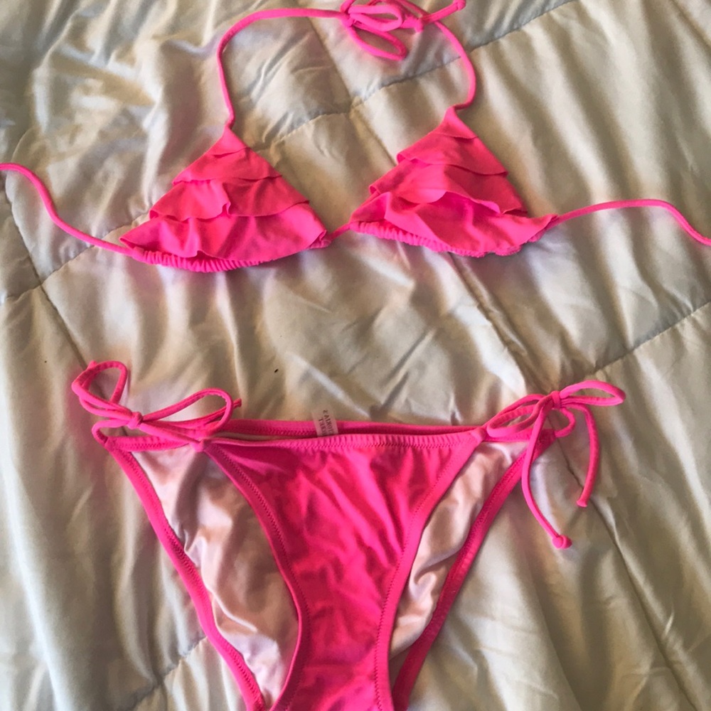 Neon pink Victoria’s Secret string bikini